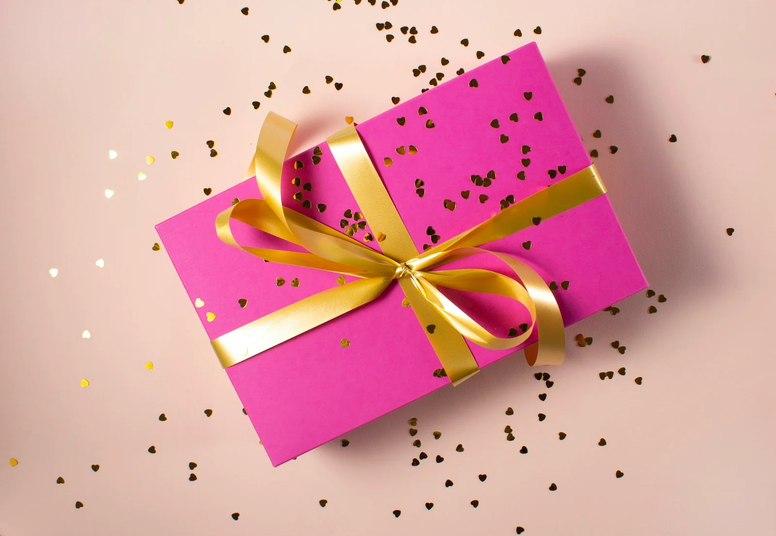 Coffret cadeau ruban satin — kit couples discret